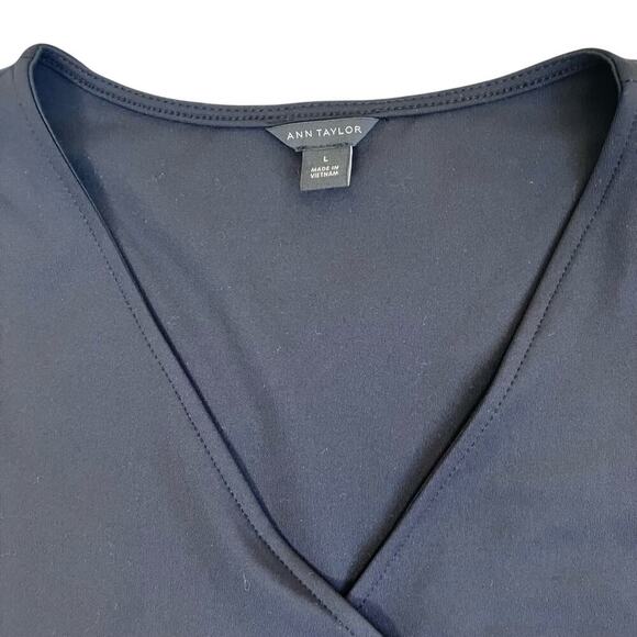 Ann Taylor Sz L Black Refined Stretch Wrap Top 3/4 Sleeve Fitted Feminine Office - Picture 8 of 16